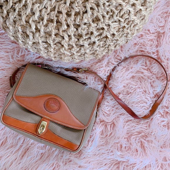 (SOLD DEPOP) Insanely beautiful vintage Dooney and Burke bag - Picture 2 of 6